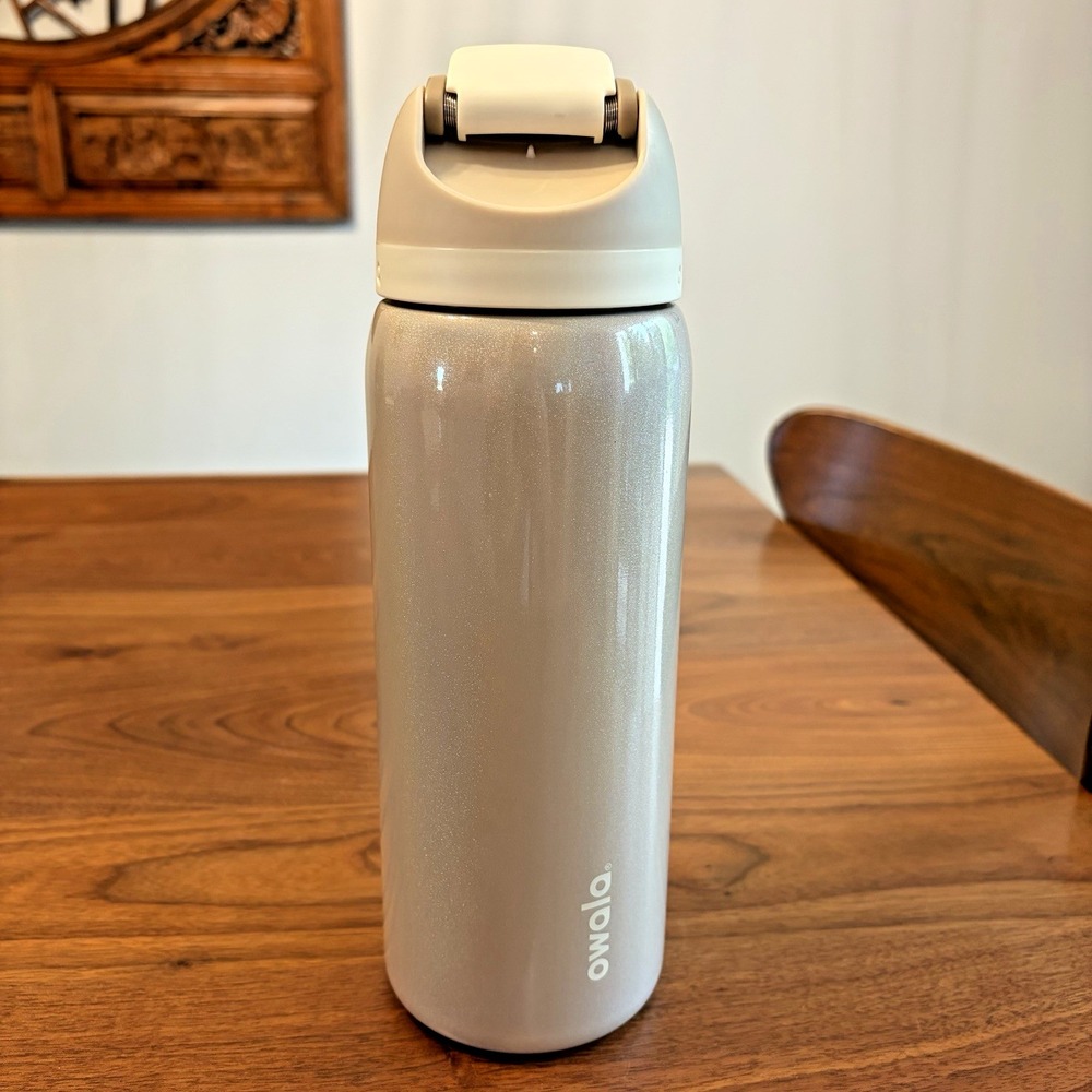 Owala Holiday Magic 32oz Water Bottle Merry & Bright Beige Special Edition